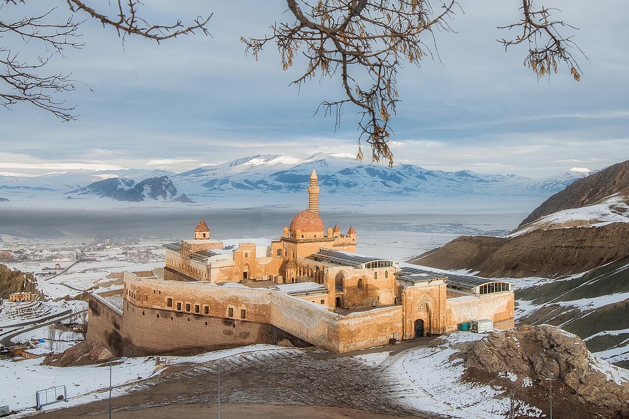 Istana İshak Paşa di provinsi Ağrı, Turki.