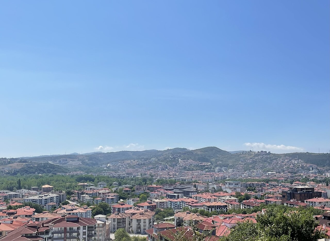 Panorama pusat kota Bartın, Turki.