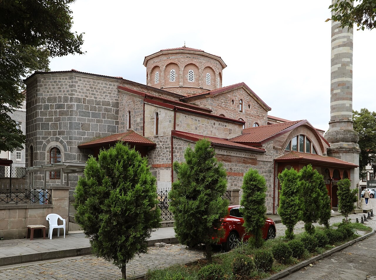 Bangunan bekas gereja Panagia Chrysokephalos, kini Masjid Fatih, di Trabzon, Turki.